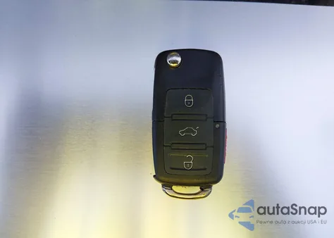 2010 Volkswagen New Beetle 2.5L Final Edition из США, поврежденный, VIN 3VWPW3AG0AM009464